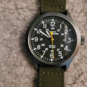 Like-new men's Timex Expedition watch with Indiglo